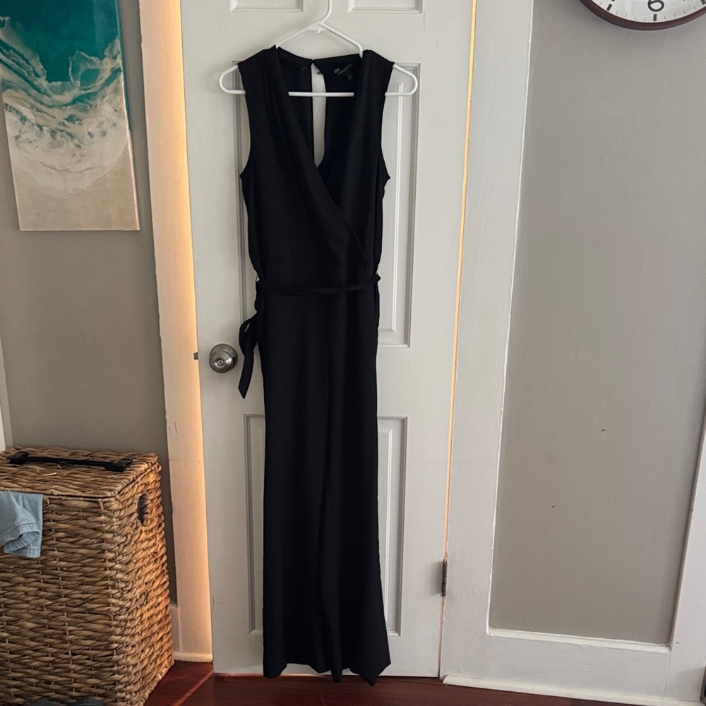 Banana Republic Classic Black Garment pantsuit with pockets and tie at waist
